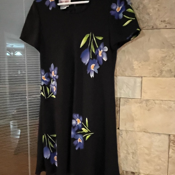 Maggie London Petites size 10 black floral dress - Picture 3 of 4